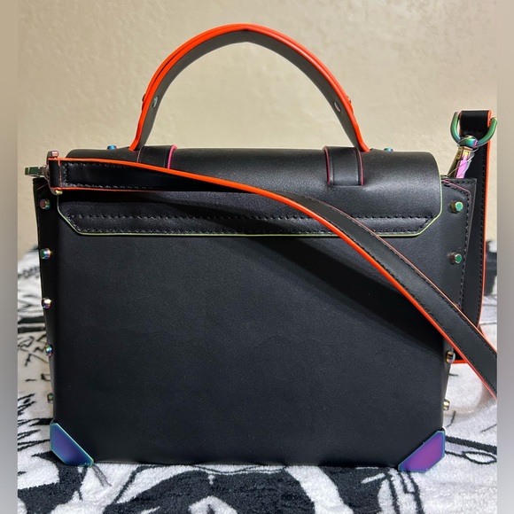 Manhattan Medium Contrast-Trim Leather Satchel - Picture 6 of 14
